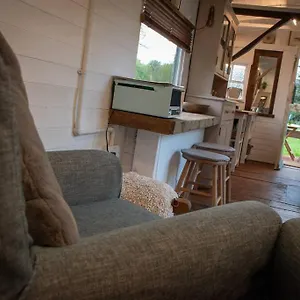 Shepherds Hut In Enclosed Field Chalet Cardiff