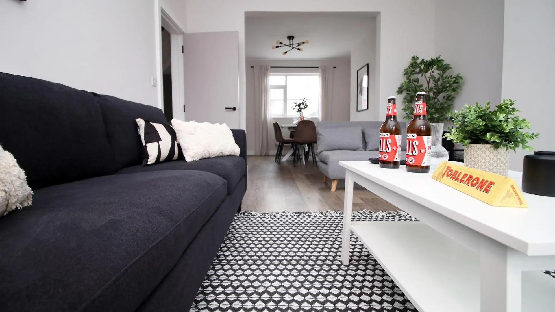 בית הארחה קארדיף Large 5 Bedroom House - Harlequin Gardens By Ty Sa בריטניה
